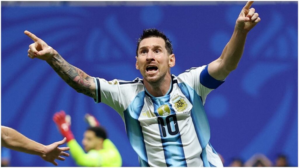 Argentina remonta ante Egipto y avanza a cuartos de final