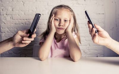Phubbing, el hábito tecnológico que daña las relaciones interpersonales