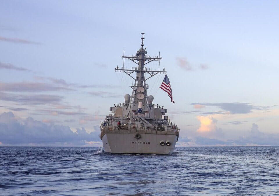 USS Benfold se queda cuatro días sin electricidad