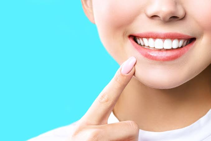 Vivian Menéndez dientes