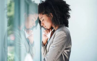 Mujeres negras tienen menos probabilidades de recibir tratamiento para la depresión posparto