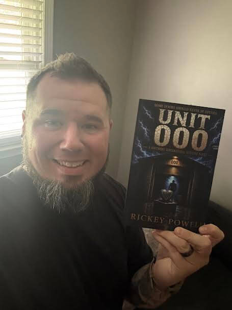 Rickey Powell transforma el duelo en su nueva novela