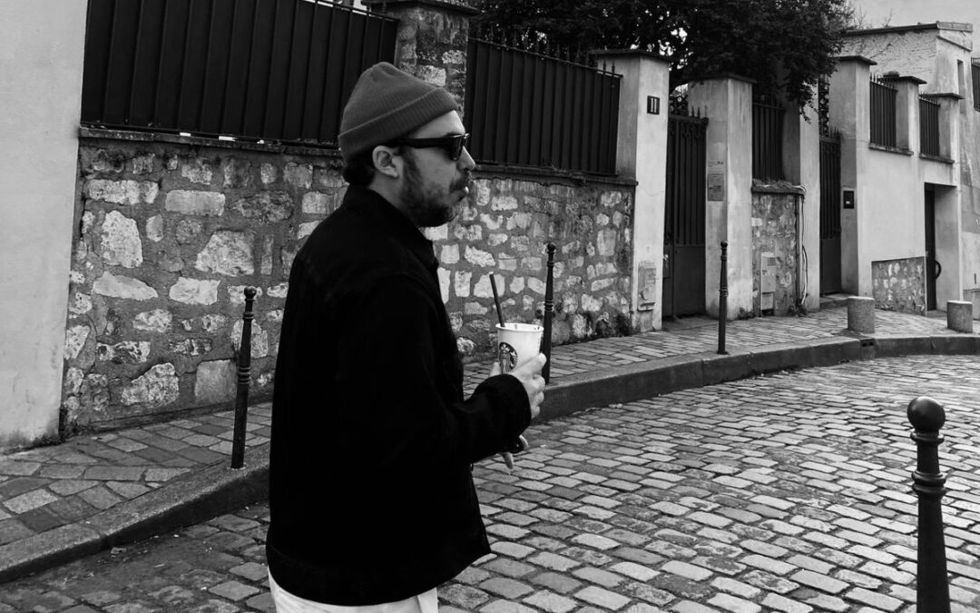 Carlos Méndez lanza “Poeta moderno” en colaboración con creativos panameños