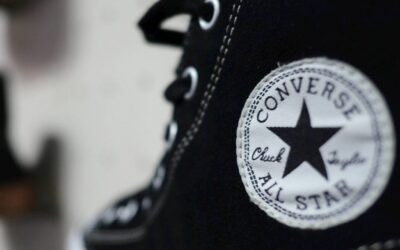 Converse retira anuncio por polémica imagen alusiva al Ku Klux Klan