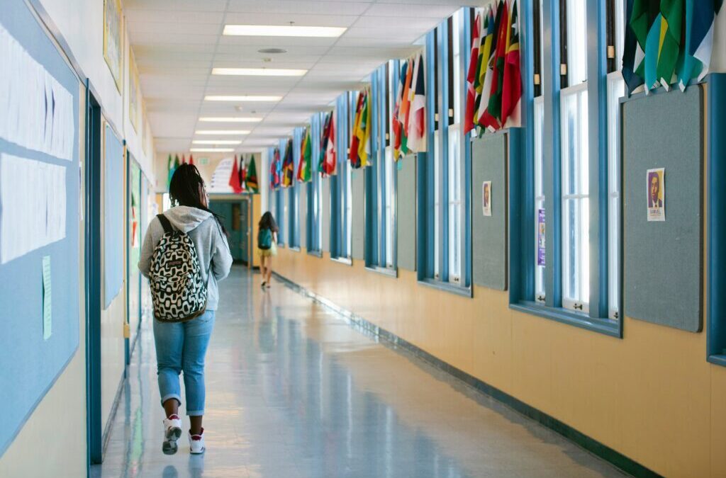 Estudiantes de EE. UU. temen regresar a clases por  inseguridad en las escuelas