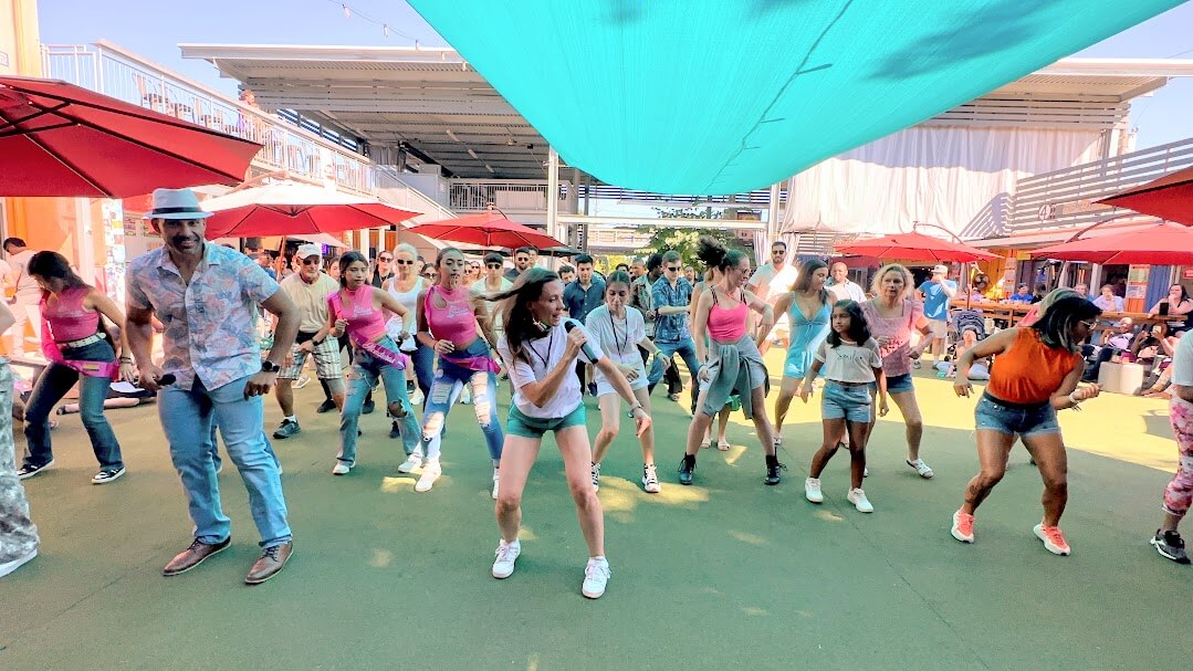 Sarah G. Barton y Randi Rollen transforma Greenville con baile Latino e inclusión