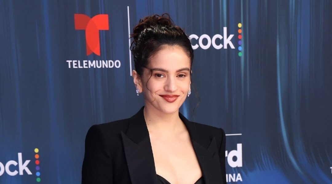 Rosalía honra a los hispanos en los Premios Billboard de la Música Latina