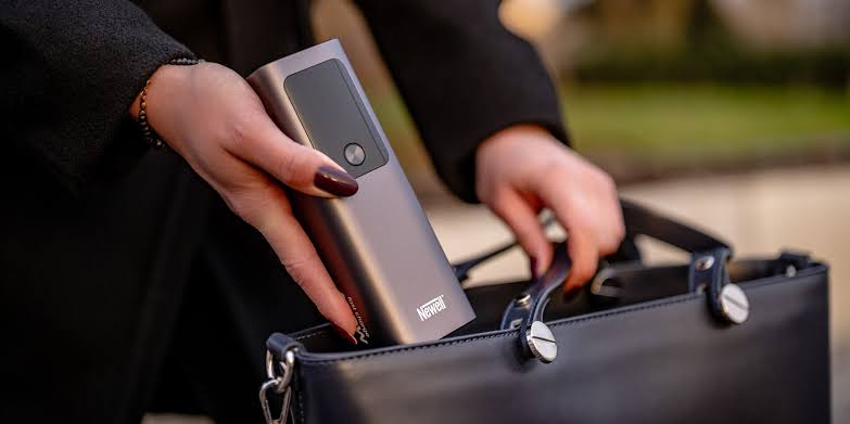Power bank en el avión: ¿qué tan peligroso es llevarlo en la maleta?